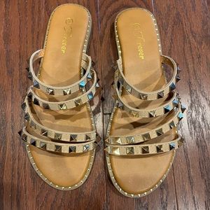 Dressy sandals with studs